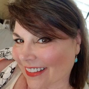 Meet your Posher, Debra